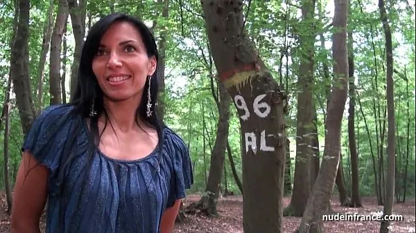 Grandes Exposição amadora Georgous Milf se encontra em um bosque antes do sexo anal em casa vídeos calorosos