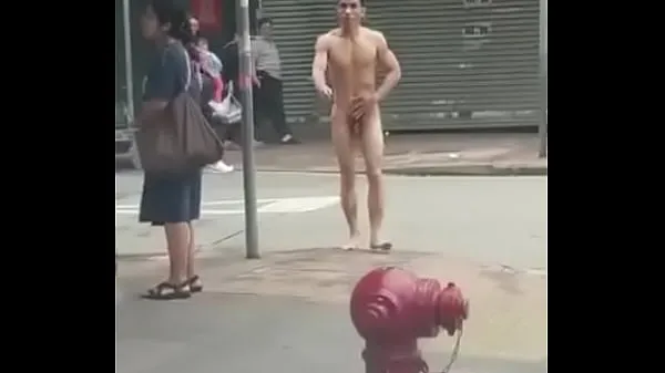 Grosses mec nue marchant en public vidéos chaleureuses