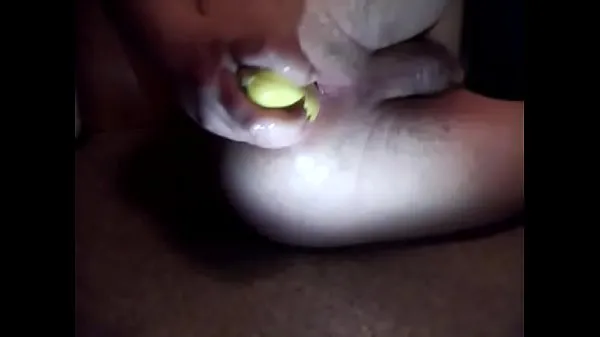 مقاطع فيديو رائعة Apple and ball insertion resulting in gaping and queefing with swollen asshole رائعة