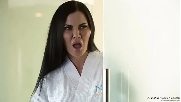 Grandi Jasmine Jae scopa il migliore amico di suo maritovideo calorosi