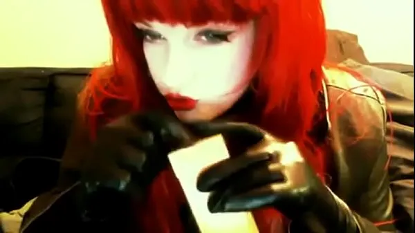 goth redhead smoking Video hangat besar