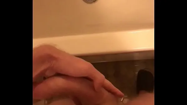 Nagy Bathroom masturbation meleg videók