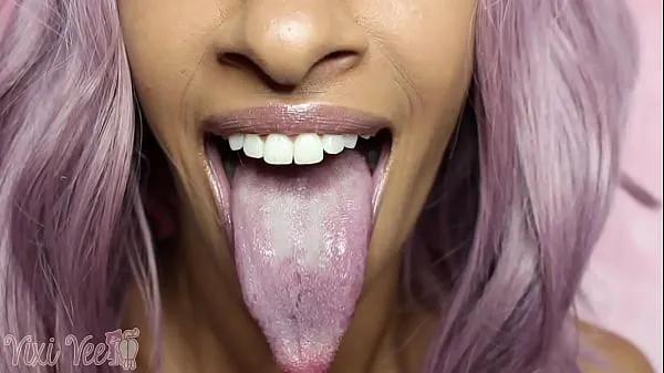 Nagy Longue Long Tongue Lips Mouth Fetish Lollipop Sucking meleg videók