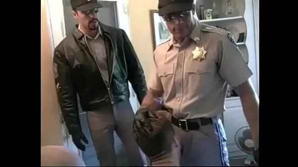 بڑے Hot cop dudes in MMM threesome sucking cock and fucking tight ass گرم ویڈیوز