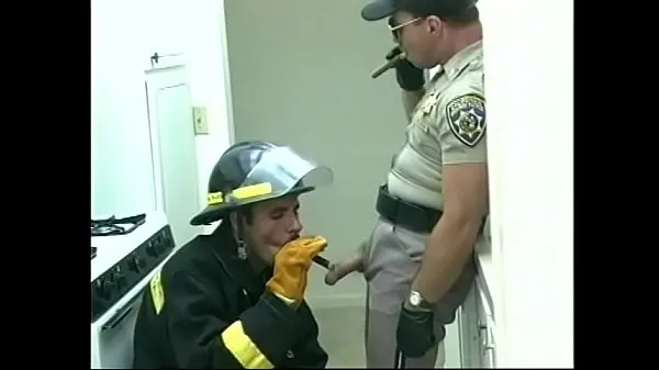 बड़े Fireman doing blowjob to cop गर्मजोशी भरे वीडियो