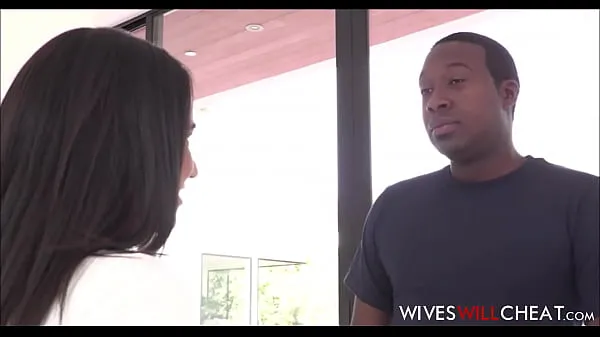 Velká Sexy Cheating Wife Tia Cyrus Fucks Black Guy During Massage vřelá videa