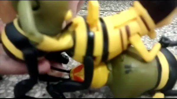 the barry from the movie BEEmovie fucking hot the little bee who in the end was soft the best existing bee porn Video hangat besar