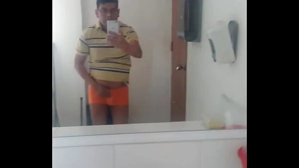 Grandes Masturbando muy rico en el baño de mi trabajo 2vídeos cálidos