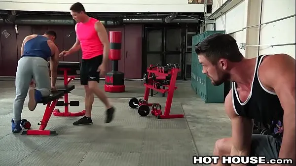 Große cum shot populärer po rn star für freunde im fitnessstudiowarme Videos