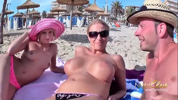 Grote German sex vacationer fucks everything in front of the camera warme video's