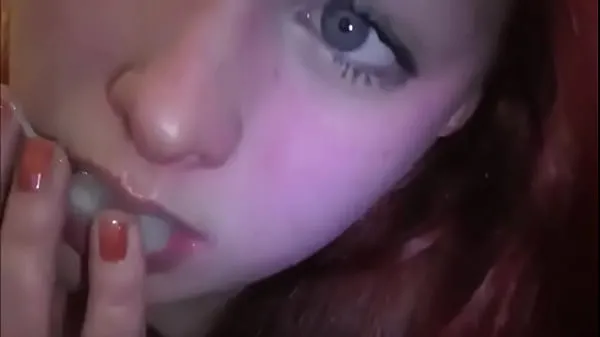วิดีโอยอดนิยม Married redhead playing with cum in her mouth รายการใหญ่
