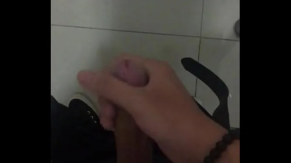 Grosses Masturbating in the toilet vidéos chaleureuses