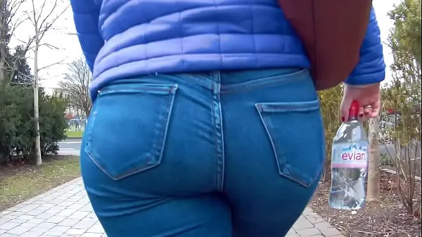 Big Candid big ass blonde in tight jeans warm Videos