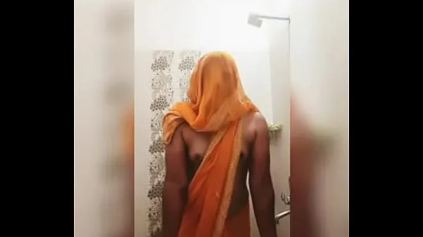 Nagy Sonu navel show in bathroom meleg videók