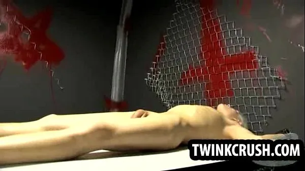 مقاطع فيديو رائعة Skinny blonde twink thats tied up gets dominated رائعة