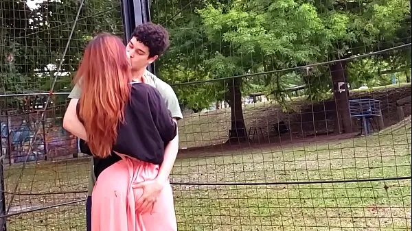 Grote Fucking my classmate in the university courtyard warme video's