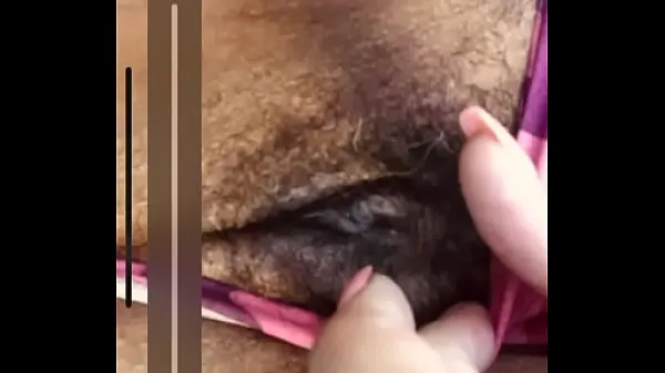 วิดีโอยอดนิยม Married Neighbor shows real teen her pussy and tits รายการใหญ่