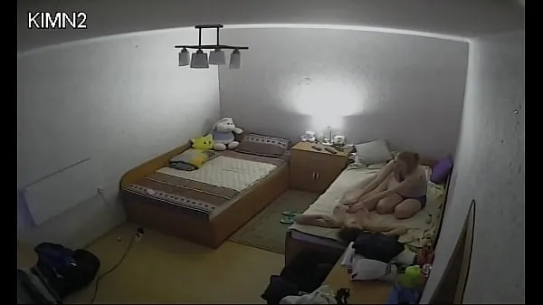 Große Zwei Mädchen geben sexuelle Massage im Bett offen pt1warme Videos