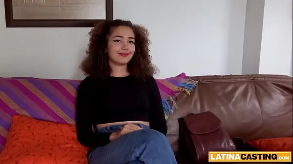Большие Настоящая студентка-латина дебютирует в анальном порно в домашнем видео теплые видео