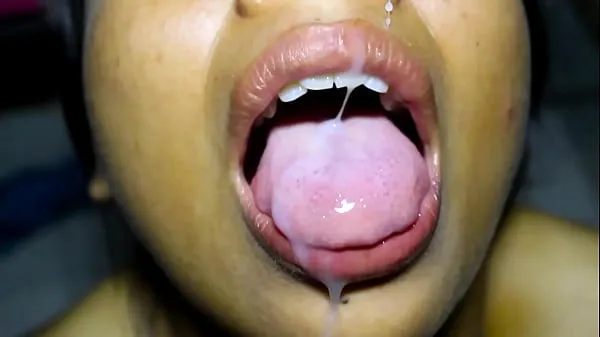 วิดีโอยอดนิยม Very sensual blowjob from a beautiful Mexican, they fill her face with a lot of semen รายการใหญ่