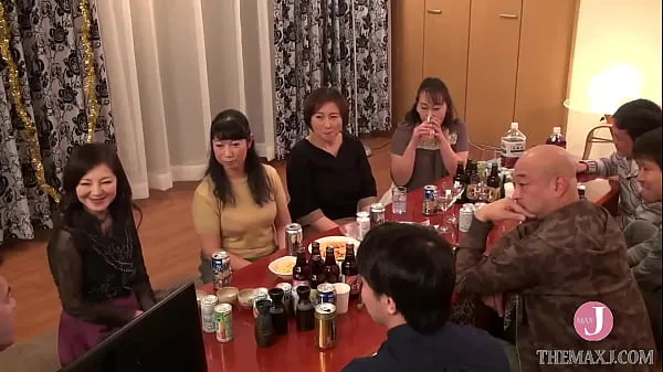 วิดีโอยอดนิยม Fifty-Year-Olds Only! Mature divorced women party orgy sex - Intro รายการใหญ่