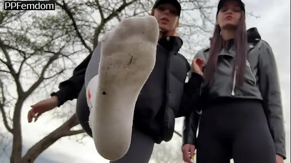 مقاطع فيديو رائعة You Have To Lick The Dirty Sneakers Of Two Girls After Chasing Them While Looking At Their Butts رائعة