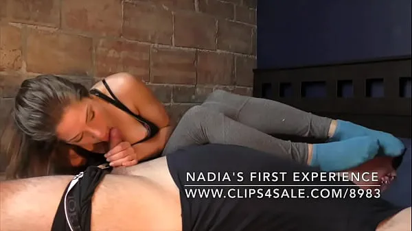 مقاطع فيديو رائعة Nadia's First Experience - (Dreamgirls in Socks رائعة