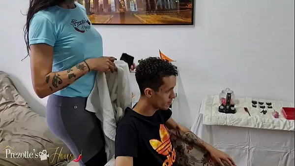 Big Sabrina Prezotte opens a Beauty Salon and she welcomes her clients for a good haircut and hot, strong sex warm Videos