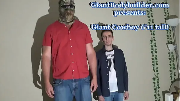 크고 The Giant Cow boy, 6'11" tall beefy Cowboy dominate, lift & fuck his boyfriend 따뜻한 동영상