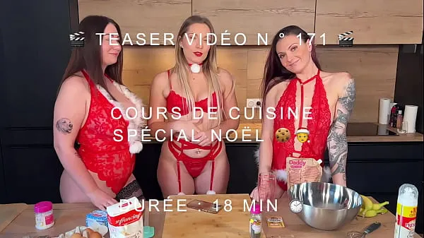 Store LESBIAN THREESOME - A little special cooking class varme videoer