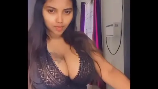 Büyük Elakiyya big boobs dance sıcak Videolar