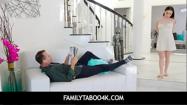 Veľké FamilyTaboo4K - Stepdaddy Teaching Sex To Hot Stepdaughter – Mia Moore teplé videá