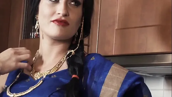 Stora Hot Hindu Housewife waiting for Husband to come and fuck her hard varma videor