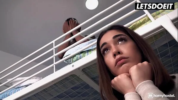 Grosses VIDÉO COMPLÈTE GRATUITE - Ginebra Bellucci devient complètement noire avec la BBC dans une baise interraciale torride - HORNY HOSTEL vidéos chaleureuses