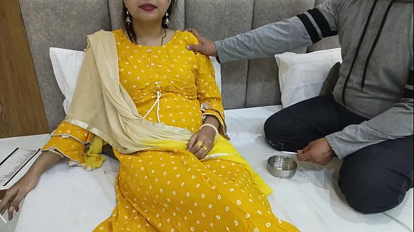 Desiaraabhabhi - Indian Desi having fun fucking with friend's mother, fingering her blonde pussy and sucking her tits Video ấm áp lớn