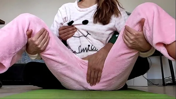 Μεγάλα asian amateur real homemade teasing pussy and small tits fetish in pajamas ζεστά βίντεο