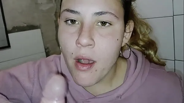 مقاطع فيديو رائعة Homemade Blowjob in the Bathroom from an Argentinian girl who takes a huge load in her mouth رائعة